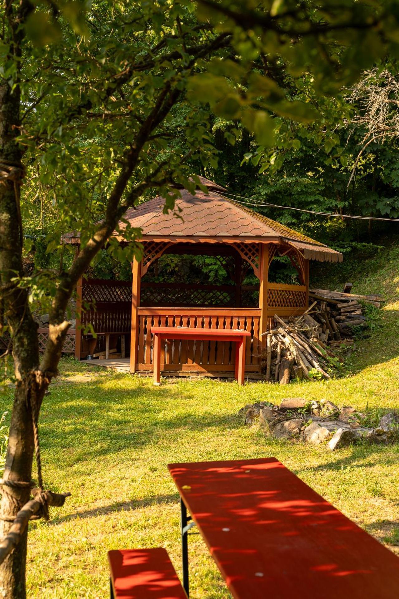 Penzion Prijemny Oddych Banská Štiavnica Exteriör bild